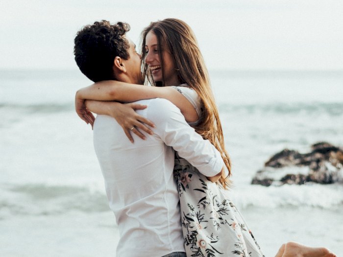 4 Zodiak Pria Ini Dikenal Sebagai Orang Yang Romantis Tanpa Alasan Indozone Id