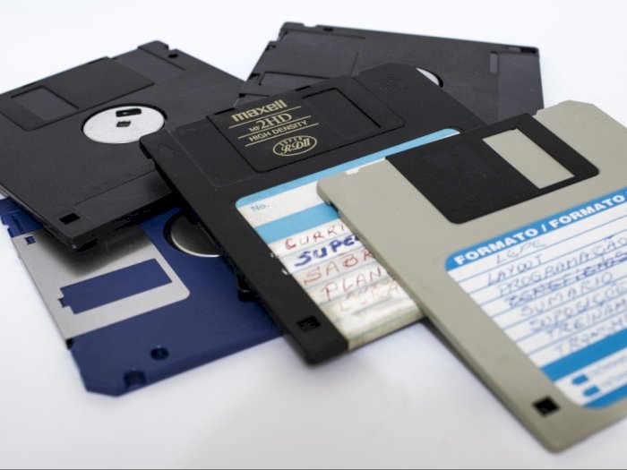 Mengenang Disket Atau Floppy Disk Media Penyimpanan Yang Mungkin Telah Punah Indozone Id