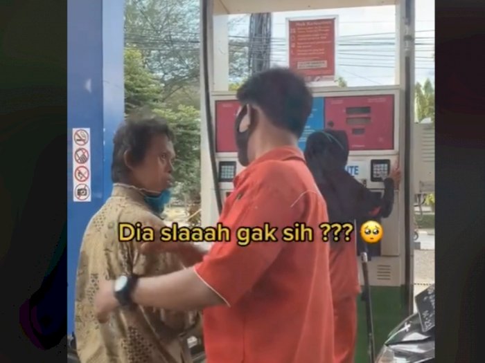 Sedih, Pria Berkebutuhan Khusus Dijewer Oleh Petugas SPBU, Netizen Emosi