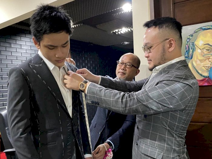 Azka Corbuzier Fitting Jas Netizen Astaga Mirip Kayak Deddy Corbuzier Indozone Id