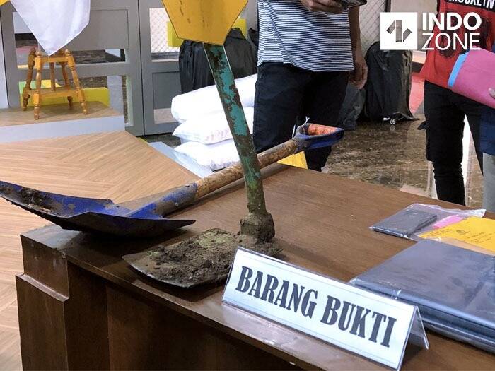 Konferensi pers kasus mutilasi di Apartemen Kalibata City, Jaksel. (INDOZONE/Samsudhuha Wildansyah) Begini Kronologi Lengkap Kasus Mutilasi Kalibata City yang Diungkap Polda Metro
