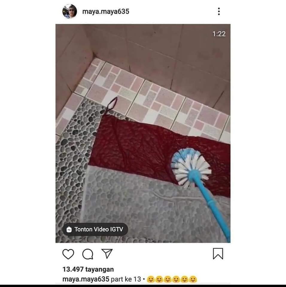 Pelaku siram bendera merah putih dengan darah haid dan injak foto wapres (Facebook/Yuni Rusmini) Pelaku siram bendera merah putih dengan darah haid dan injak foto wapres