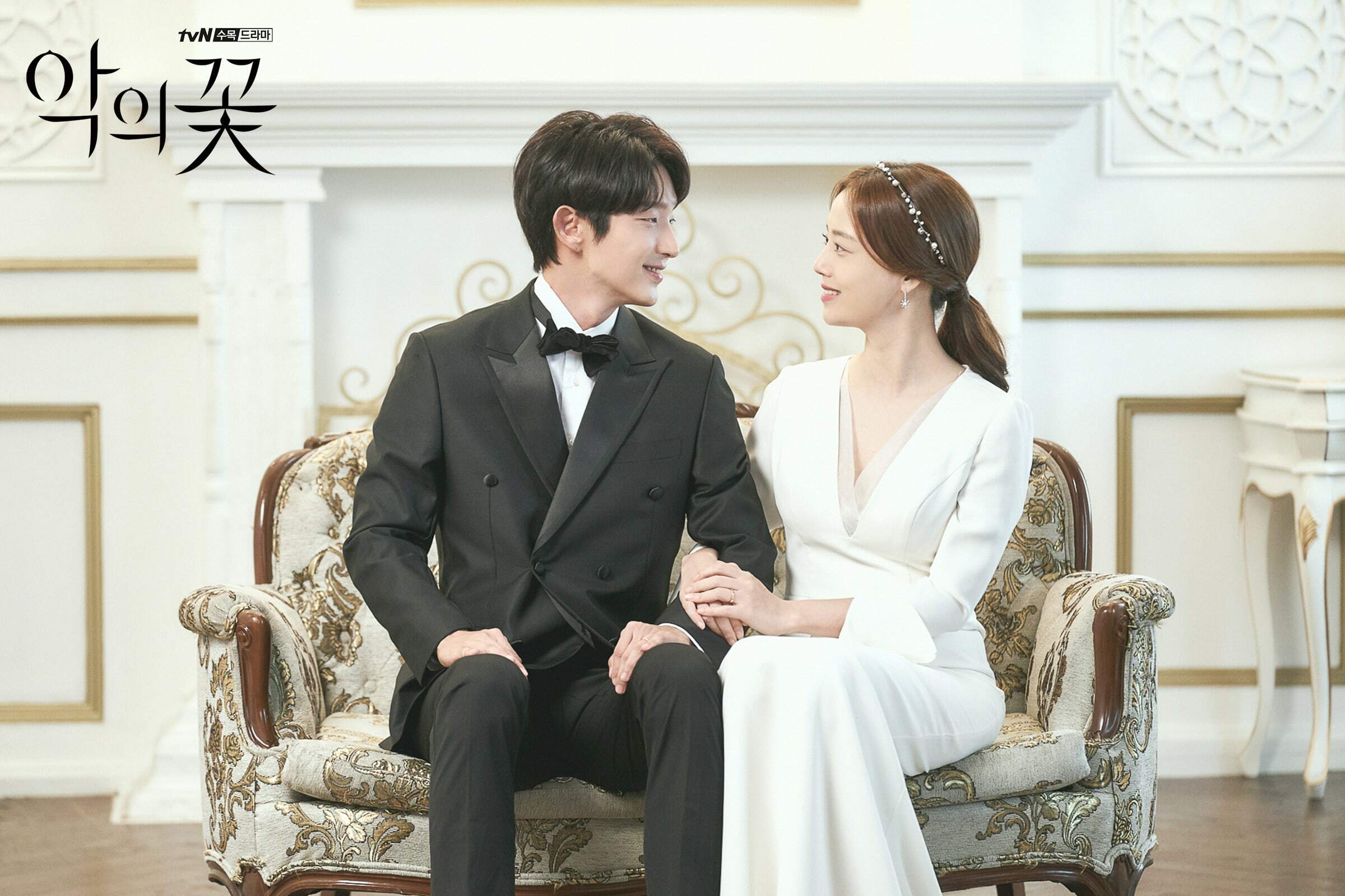 Lee Joon Gi dan Moon Chae Won dalam "Flower Of Evil". (tvN) Lee Joon Gi dan Moon Chae Won dalam "Flower Of Evil". (tvN)