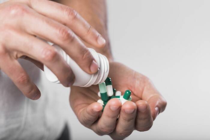 Ilustrasi obat virus Corona. (freepik) Diklaim Bisa Menyembuhkan, Inilah Daftar Obat Covid-19 dari Berbagai Negara