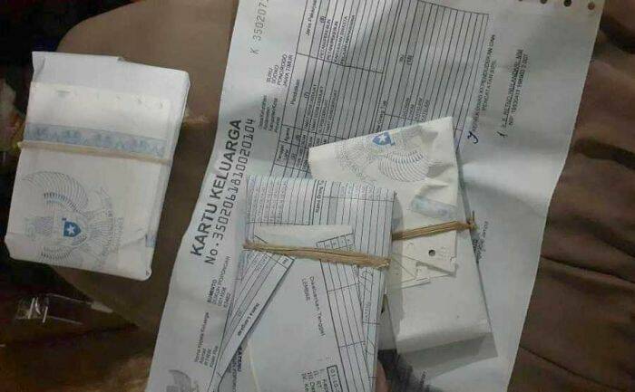 Kartu Keluarga dijadikan bungkusan tempe