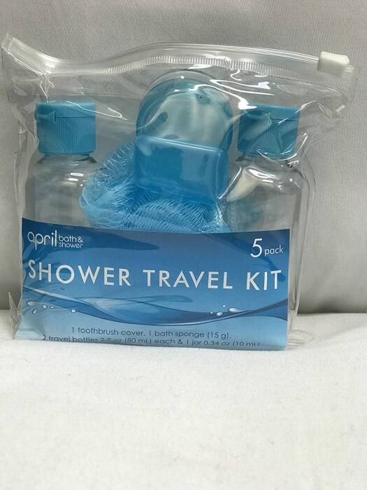 Perlengkapan mandi travel kit. (Unsplash/@amazon.com) Perlengkapan mandi travel kit