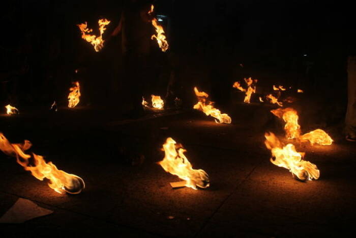 Festival Bola Api atau Bolas del Fuego. (upload.wikimedia) Festival Bola Api atau Bolas del Fuego.
