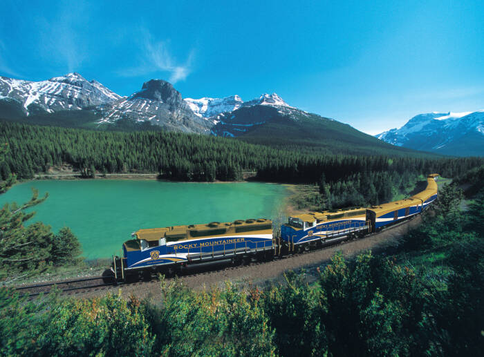 Rocky Mountaineer, Kanada. (canadianrockietrains.com) perjalanan kereta api spektakuler di dunia