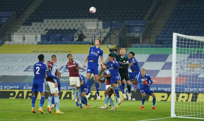 Kasper Schmeichel Leicester City beraksi (REUTERS/Jon Super) Kasper Schmeichel Leicester City beraksi