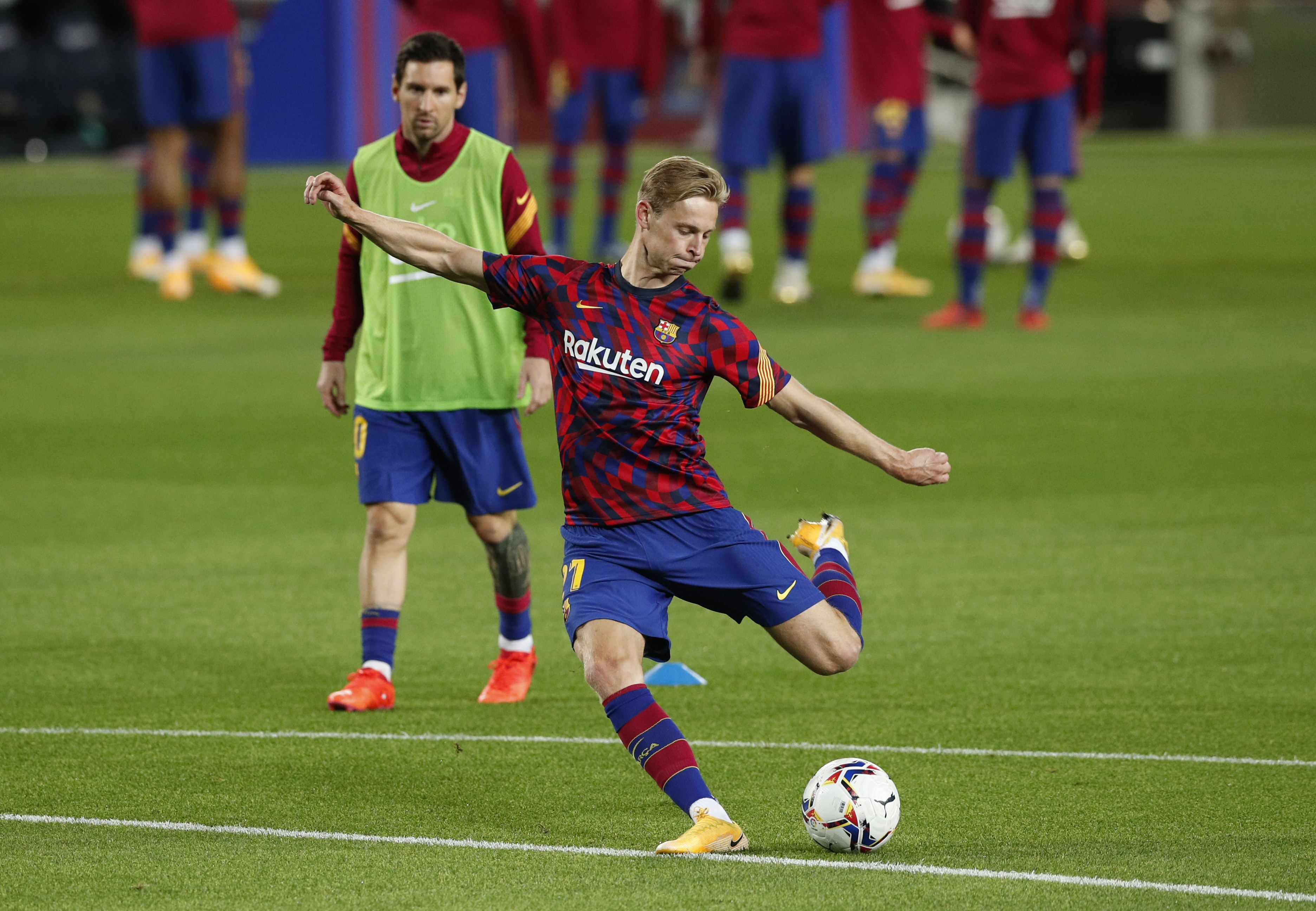 Frenkie de Jong (REUTERS/ALBERT GEA) Gerard Pique, Marc-Andre ter Stegen, Clement Lenglet dan Frenkie de Jong (REUTERS/ALBERT GEA)