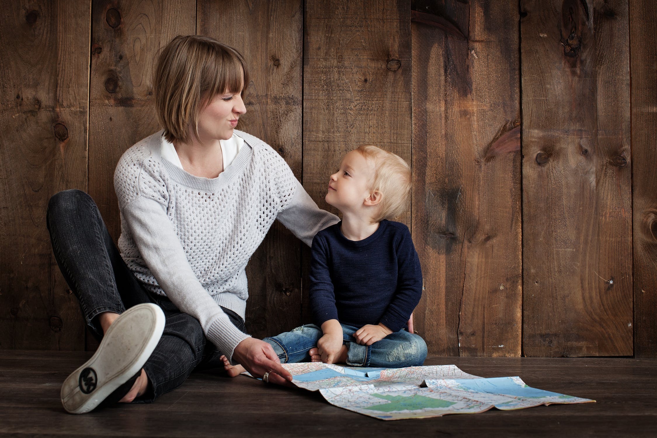 Ilustrasi ibu bermain dengan anak. (Pexels/Pixabay) Kehabisan Ide di Masa Pandemi, Psikolog: Bosan Gak Selamanya Buruk untuk Anak