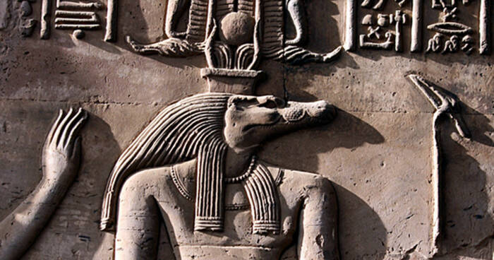 Gambar Sobek pada relief Kuil Kom Ombo. (ancient-origins.net) Gambar Sobek pada relief Kuil Kom Ombo.