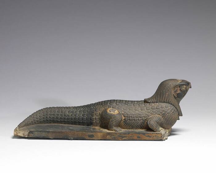 Patung Sobek dengan kepala elang. (Wikipedia) Patung Sobek dengan kepala elang.