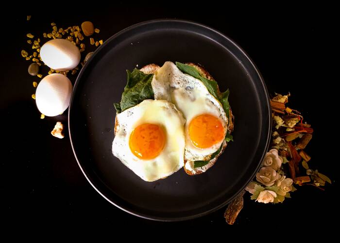 Telur (Unsplash/Ismael Trevino) telur