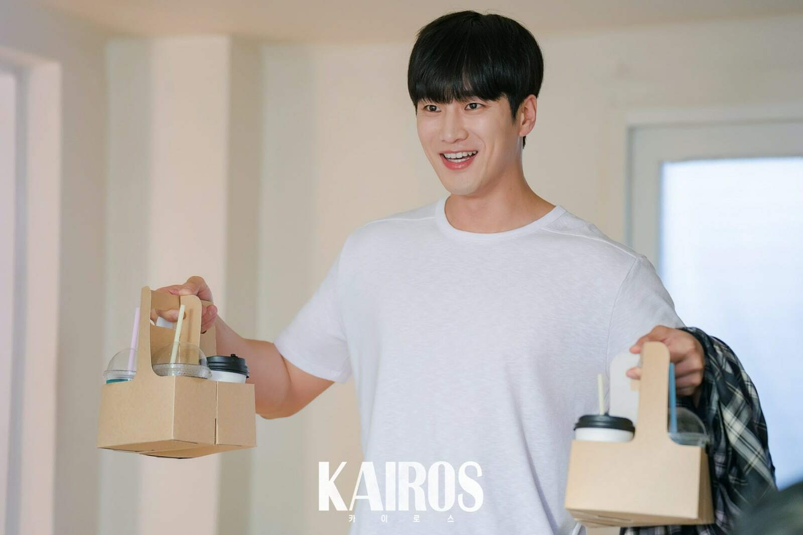 Behind the scene drama Kairos. (MBC) Behind the scene drama Kairos.