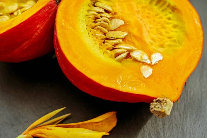 Buah labu dan bijinya yang dapat dimakan. (Pixabay/Couleur) Buah labu dan bijinya yang dapat dimakan.