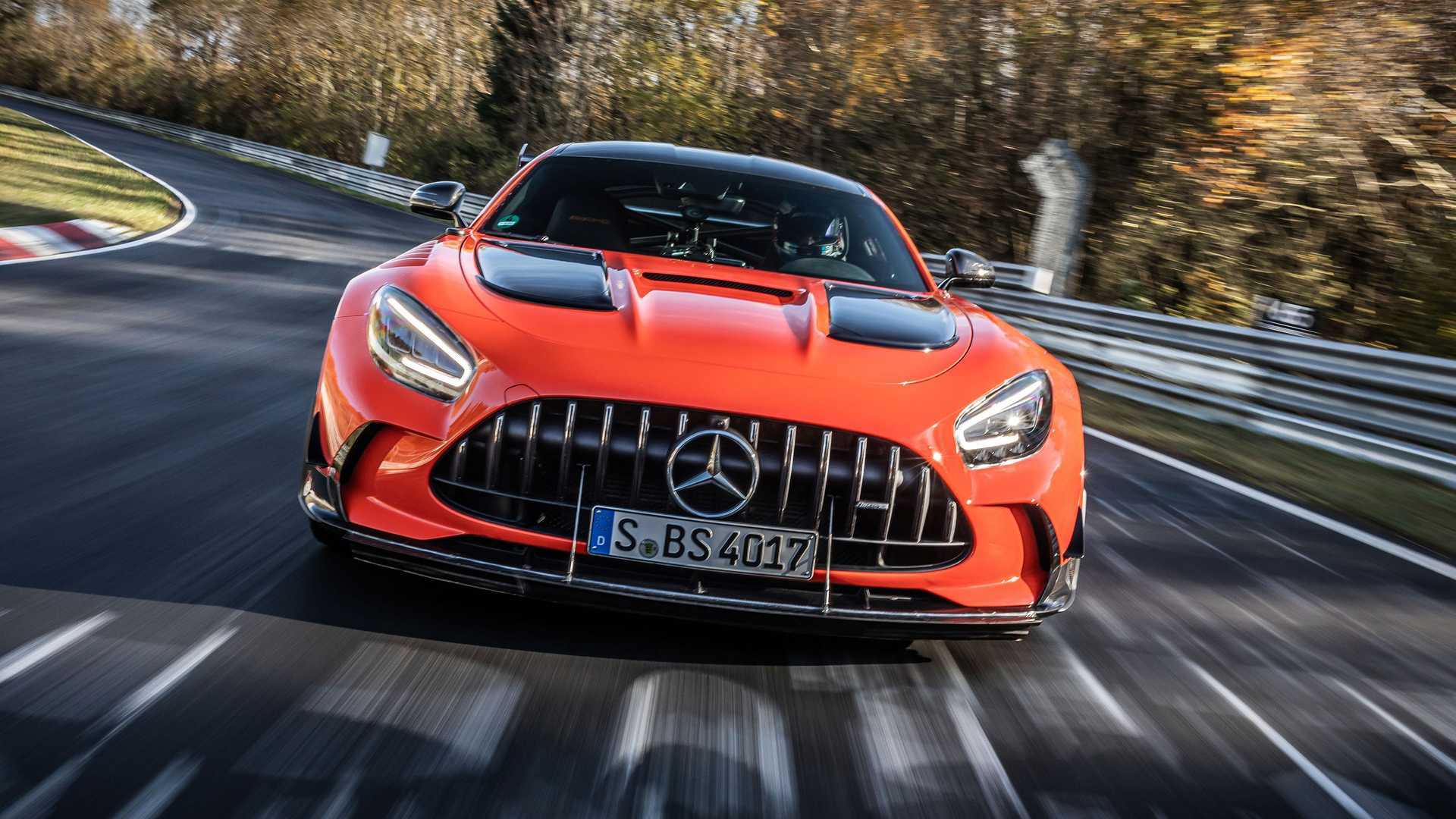 Mobil Mercedes-AMG GT Black Series saat berada di Nurburgring (photo/Mercedes-AMG) Mobil Mercedes-AMG GT Black Series saat berada di Nurburgring