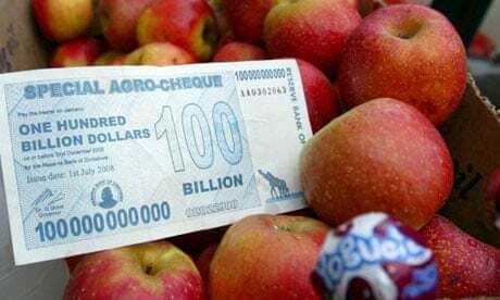 Uang kertas $ 100 miliar Zimbabwe. (Reuters/Philimon Bulawayo) Uang kertas $ 100 miliar Zimbabwe.