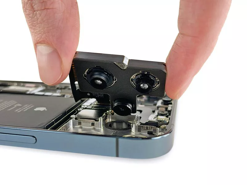 Modul kamera dari smartphone iPhone 12 Pro Max terbaru (photo/iFixit) Modul kamera dari smartphone iPhone 12 Pro Max terbaru