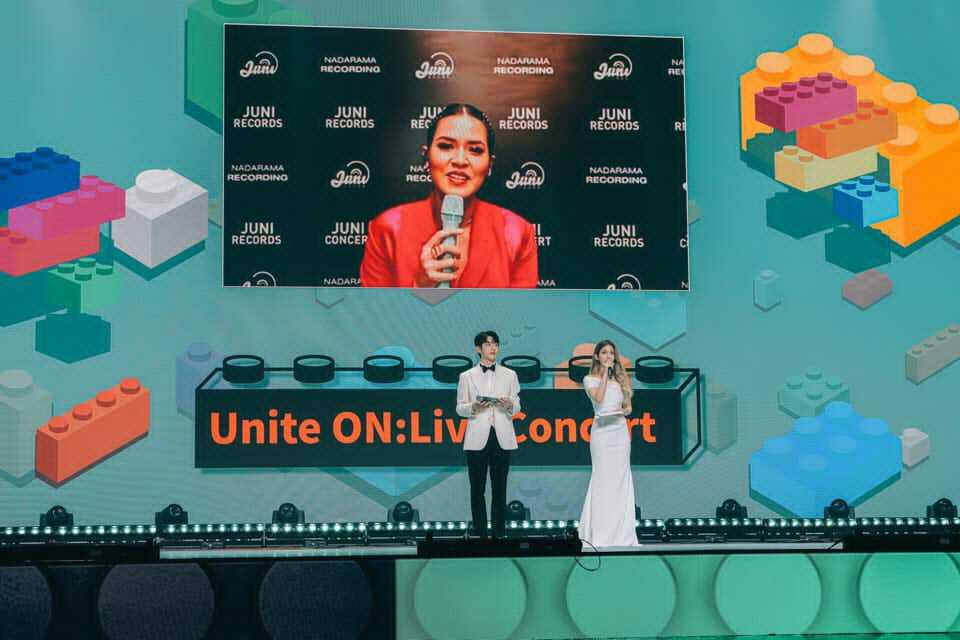 Raisa Andriana saat tampil di konser VLIVE. (VLIVE/Juni Records). Raisa Andriana saat tampil di konser VLIVE. (VLIVE/Juni Records).