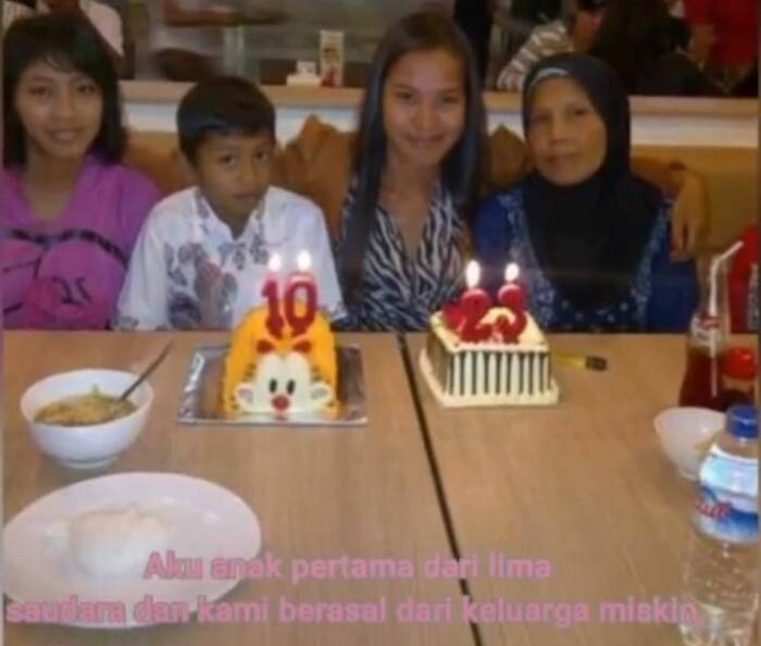 Wanita ini bahagiakan ibu di hari tua, sejak kecil hidup susah dan korban KDRT. (TikTok/@branring_bali) kisah anak bahagiakan ibunya, anak bahagiakan orangtua, korban kdrt,