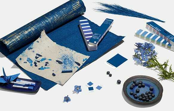 Warna biru klasik menjadi Color of the Year 2020. (pantone.com) Warna biru klasik menjadi Color of the Year 2020. (pantone.com)