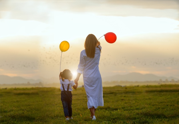 Ilustrasi anak dan ibu. (Freepik) kesehatan anak