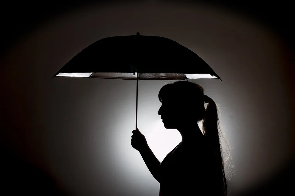 Takhayul menggunakan payung di dalam rumah. (Pixabay/IvicaM90) Takhayul menggunakan payung di dalam rumah