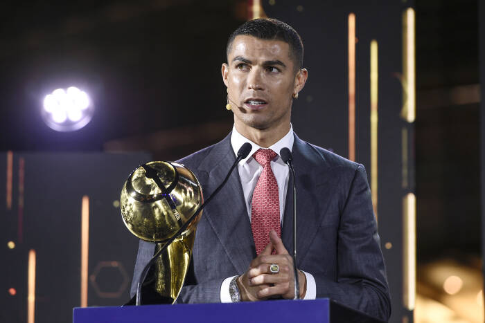 Ronaldo dalam acara Globe Soccer Awards. (REUTERS/FABIO FERRARI/LAPRESSE) Ronaldo dalam acara Globe Soccer Awards
