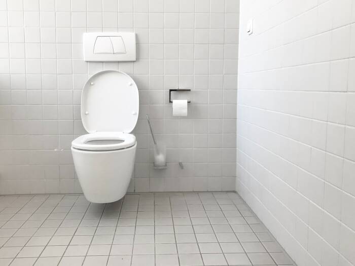 Ilustrasi toilet. (Unsplash/@jankolar) toilet