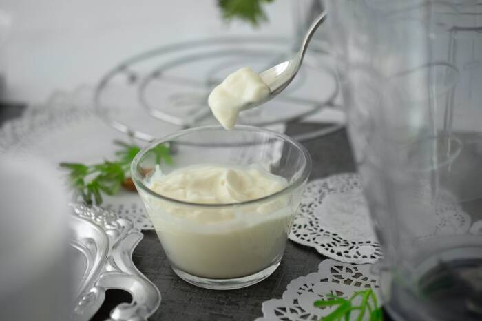 Yogurt. (Photo/Unsplash) Bahan Atasi Leher yang Kelihatan Gelap