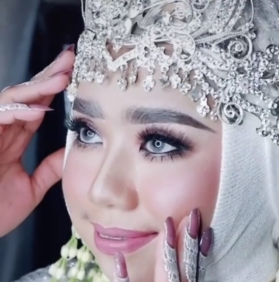 Tatapan mata pengantin wanita kosong (Tiktok) pengantin wanita kerasukan, video viral, viral