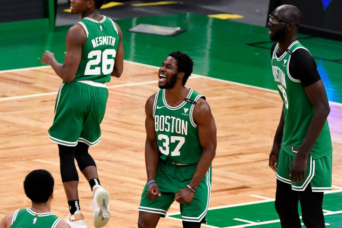 Penyerang Boston Celtics Semi Ojeleye (37) bereaksi setelah mengalahkan Orlando Magic (REUTERS/Brian Fluharty) Penyerang Boston Celtics Semi Ojeleye (37) bereaksi setelah mengalahkan Orlando Magic