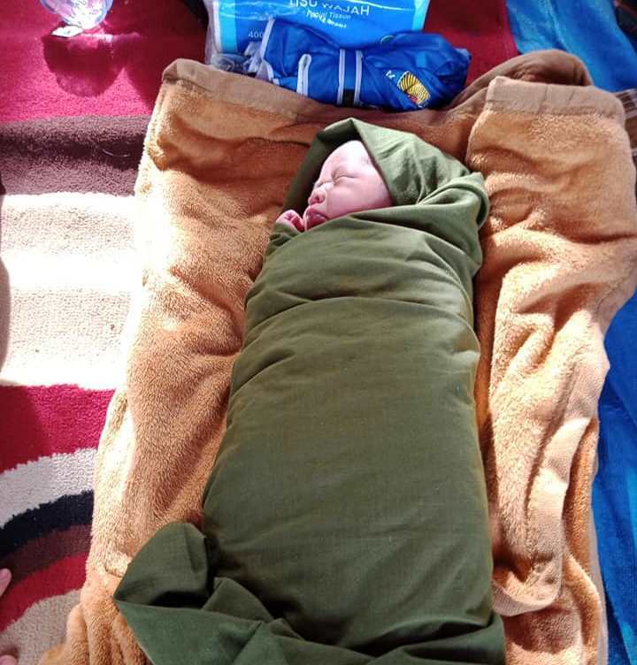 Kondisi bayi yang baru lahir di pengungsian di Mamuju. (Ist)