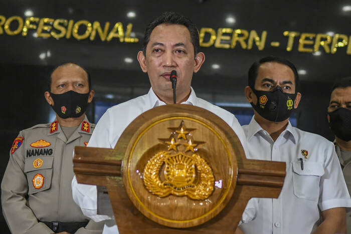 Kabareskrim Polri Komjen Pol Listyo Sigit Prabowo (tengah) memberikan keterangan pers. (Antara Foto) Kabareskrim Polri Komjen Pol Listyo Sigit Prabowo (tengah) memberikan keterangan pers. (Antara Foto)