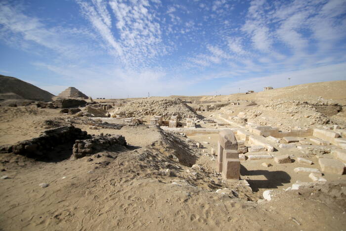 Pemakaman kuno yang ditemukan di Saqqara Mesir. (REUTERS/Hanaa Habib). Beberapa peti dari pemakaman kuno yang ditemukan di Saqqara Mesir. (REUTERS/Hanaa Habib).