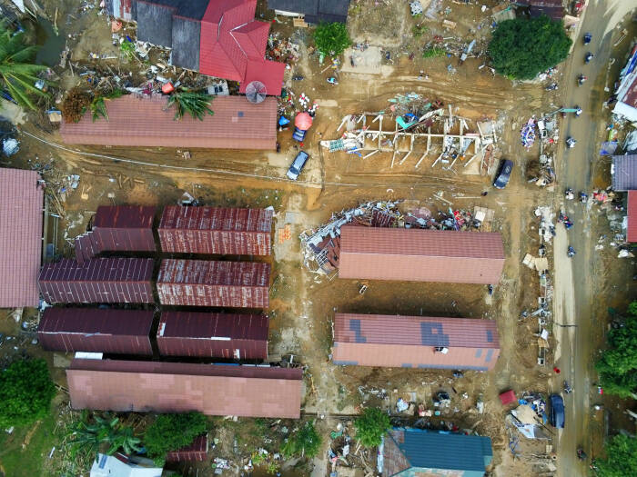 Foto udara kondisi Pasar Hantakan pascabanjir bandang di Desa Alat (ANTARA FOTO/Muhammad Nova) Foto udara kondisi Pasar Hantakan pascabanjir bandang di Desa Alat (ANTARA FOTO/Muhammad Nova)