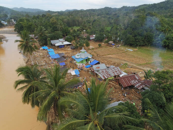 Foto udara kondisi Desa Alat pascabanjir bandang di Kabupaten Hulu Sungai Tengah (ANTARA FOTO/Muhammad Nova) Foto udara kondisi Desa Alat pascabanjir bandang di Kabupaten Hulu Sungai Tengah