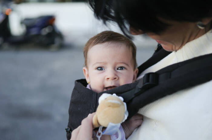 Kado Untuk Bayi (Photo/Freepik/javi-indy) kado untuk bayi