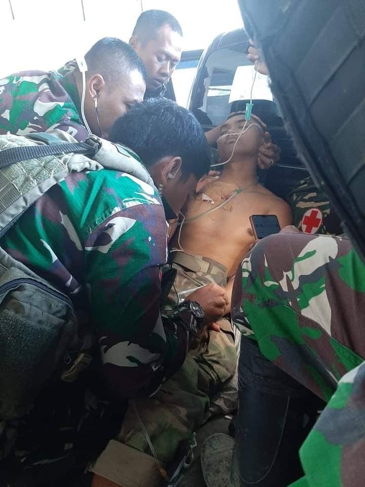 Pratu Roy Vebrianto saat dapat perawatan. (Ist)
