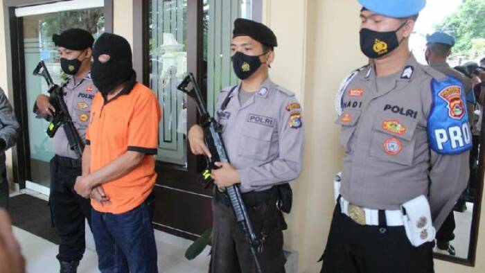 AA ditangkap karena cabuli putri kandungnya (Istimewa) AA ditangkap karena cabuli putri kandungnya