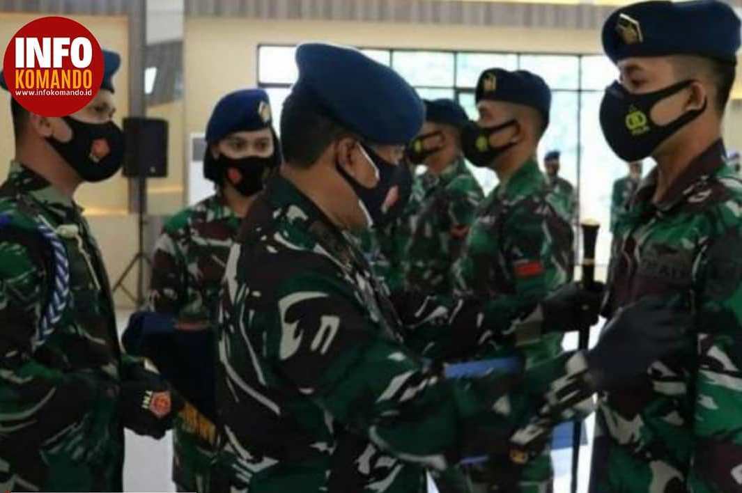 Prajurit TNI AU terima penghargaan. (IG/Info Komando) Prajurit TNI AU terima penghargaan. (IG/Info Komando)