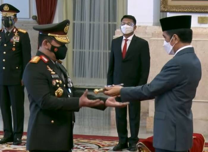 Photo/Youtube/SekretariatPresiden tongkat komando