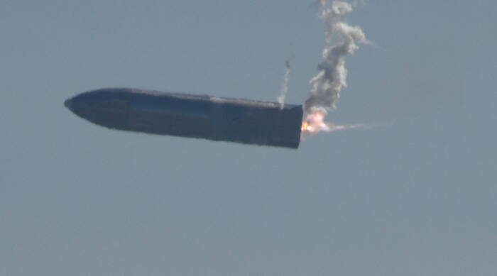 SpaceX meluncurkan Starship SN9 untuk uji terbang dari fasilitasnya di Boca Chica (REUTERS/Gene Blevins) SpaceX meluncurkan Starship SN9 untuk uji terbang dari fasilitasnya di Boca Chica (REUTERS/Gene Blevins)