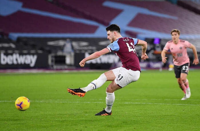 Declan Rice dari West Ham United mencetak gol pertama mereka dari titik penalti (REUTERS/Justin Setterfield) Declan Rice dari West Ham United mencetak gol pertama mereka dari titik penalti
