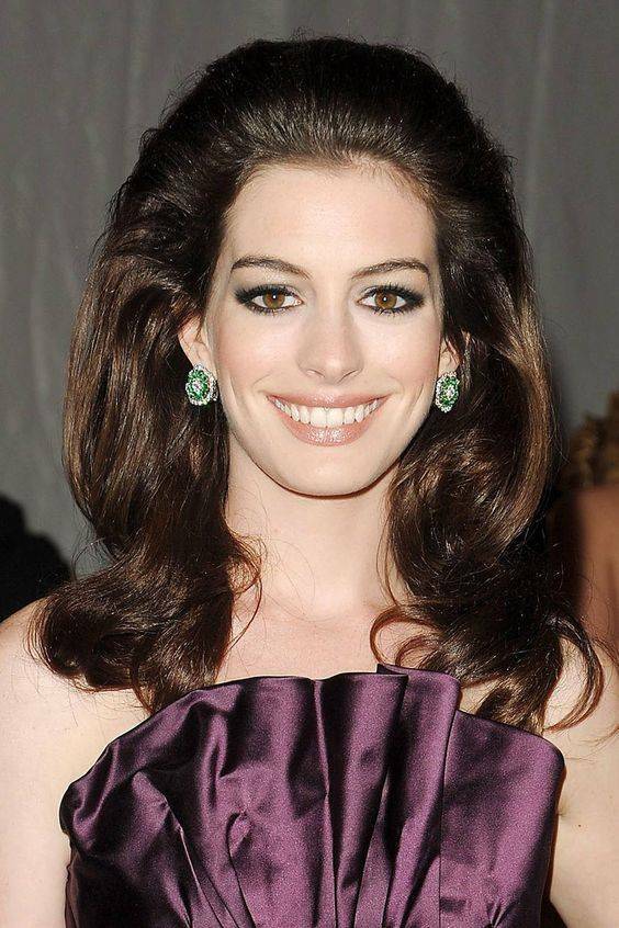 Rambut bersasak tinggi. (Photo/Glamourmagazine) gaya rambut 30-an