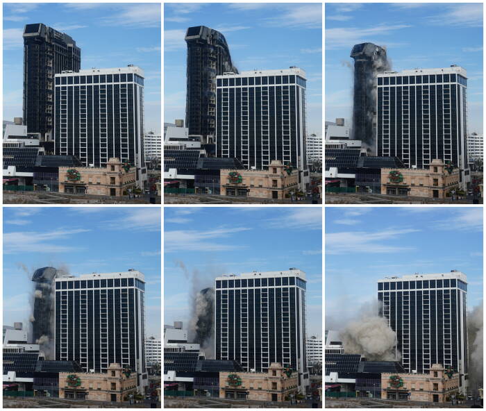 REUTERS/CARLO ALLEGRI Trump Plaza Casino runtuh setelah pembongkaran terkendali di Atlantic City