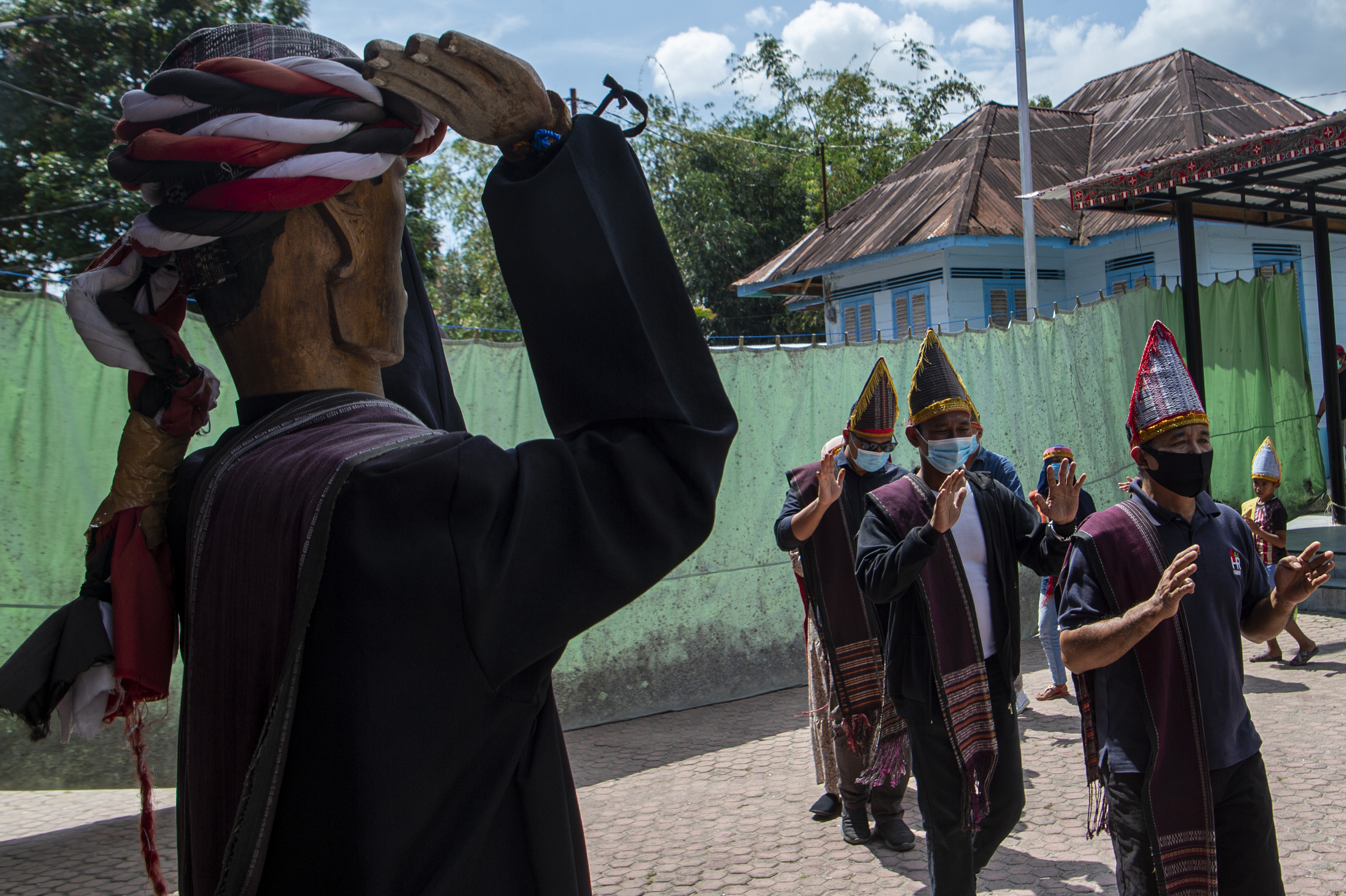 ANTARA FOTO/Nova Wahyudi patung sigale-gale