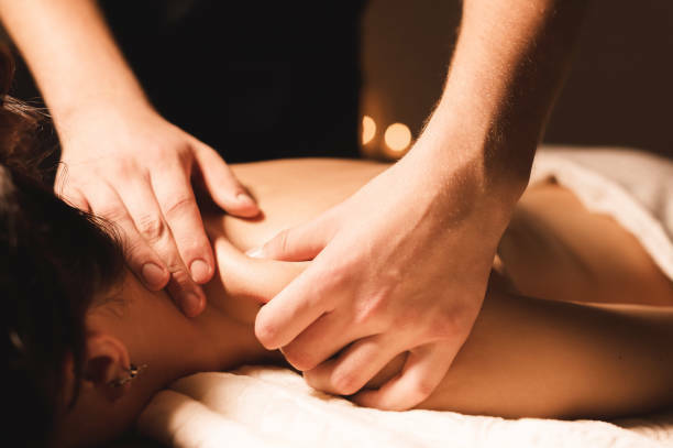 photo/istock/yanik88 terapi pijatan badan pegal pegal