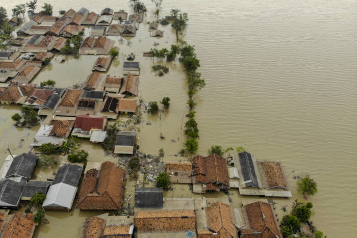 ANTARA FOTO/M Ibnu Chazar Foto udara banjir di Kampung Kampek